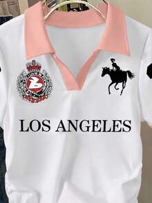 女孩白色 Polo 衫，印有數字 23、復古徽章印花與騎馬女孩圖案，修身版型，適合戶外街頭穿搭，舒適日常穿著，百搭層次穿搭，粉白對比色，經典風格，適合春夏秋冬四季，洛杉磯 Polo，Chuangda - 彩色 - 查看 6