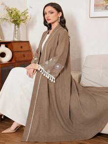 Al Najma 女款寬鬆休閒刺繡流蘇袖口日常阿拉伯式長袍 - 棕色 - 查看 5
