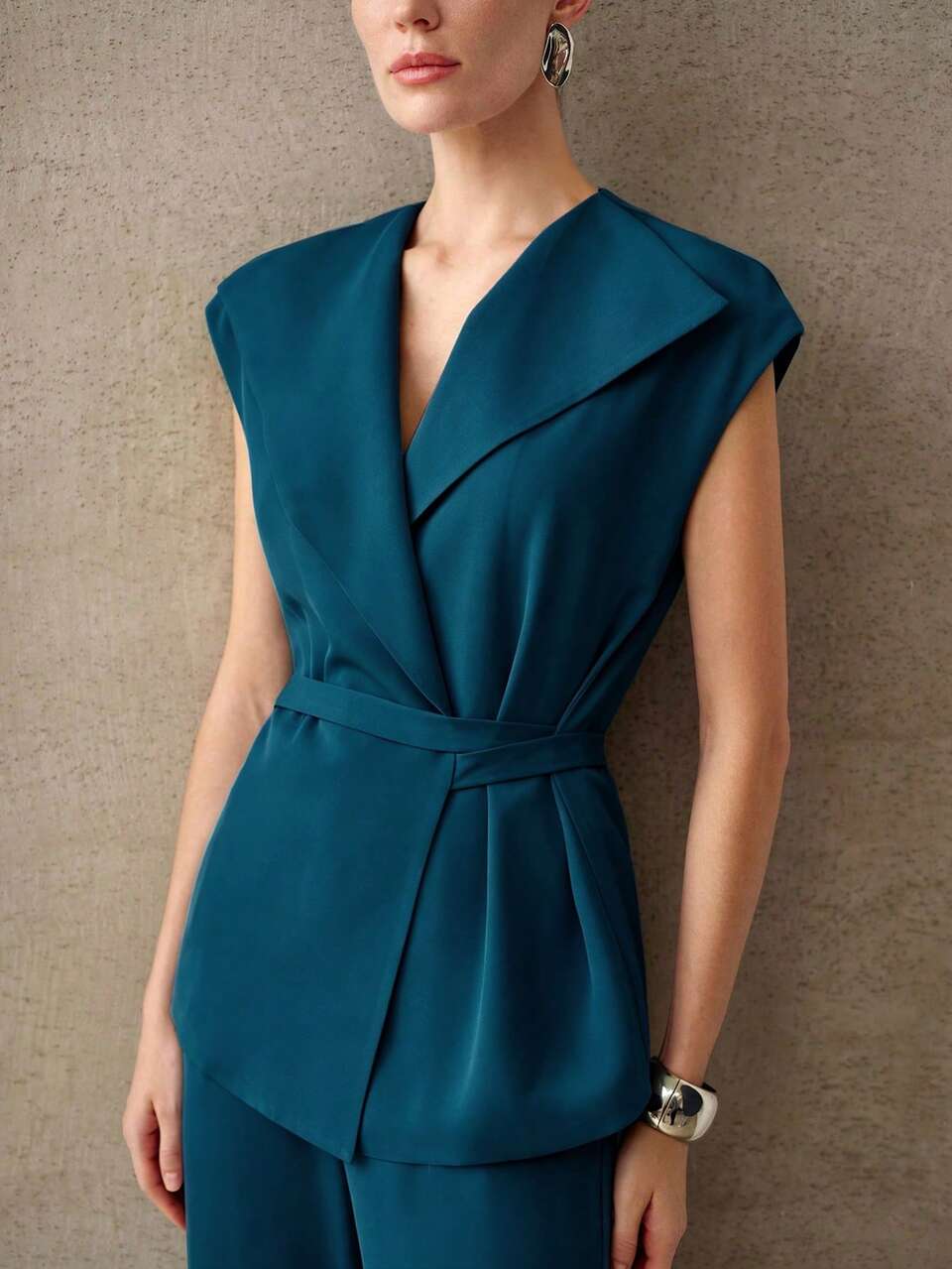WOMEN'S FASHIONABLE THIN LAPEL BLAZER