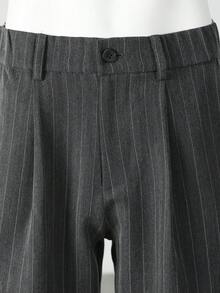 Manfinity CasualCool 男士條紋百褶口袋休閒寬鬆短褲 - 灰色 - 查看 6