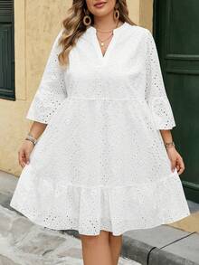 SHEIN CURVE+ Đầm hè cỡ lớn dành cho nữ, trang phục đi nghỉ hè, thiết kế cổ chữ V sâu, thêu hoa rỗng, viền bèo nhún, họa tiết hoa/mùa xuân. - trắng - Xem 5