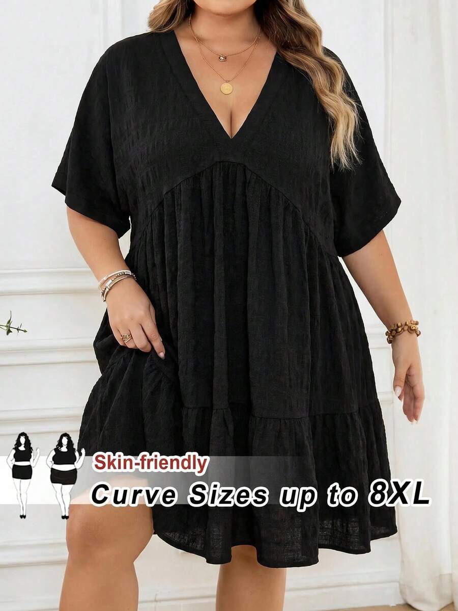 SHEIN CURVE+ 大尺碼女款黑色V領蝙蝠袖短袖荷葉邊下擺休閒端莊洋裝,夏季女裝,CURVE PLUS 早午餐商務風 - 黑色 - 查看 1