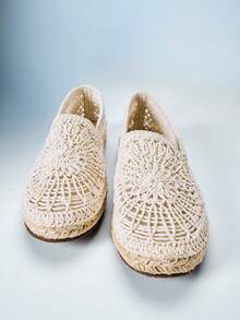 Solezae Women's Elegant Floral Crochet Round Toe Flat Espadrilles - Beige - View 5