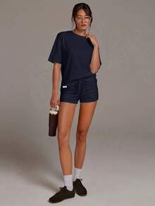 Athîral 女款極簡圓領短袖上衣與抽繩腰短褲居家服套裝 - 藏蓝色 - 查看 3