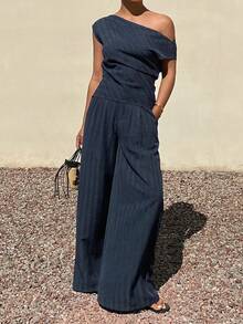 Livesso Tall Setelan 2 Potong Gaya Liburan untuk Wanita: Atasan Leher Asimetris Motif Garis-garis dan Celana Panjang Longgar - Navy Blue - View 7