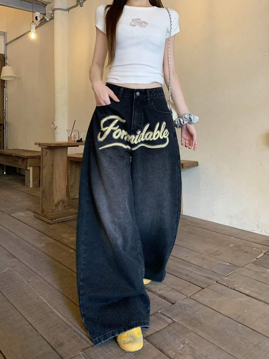 DAZY Celana Jeans Wanita Gaya Jalanan Korea dengan Bordir Huruf Inggris dan Rhinestone untuk Musim Gugur - Dark Grey - View 1