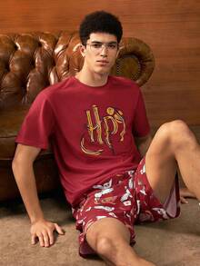 HARRY POTTER X SHEIN 男士字母印花短袖上衣與短褲家居服套裝 - 紅色 - 查看 6