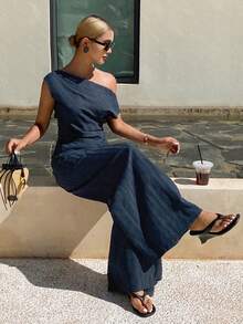 Livesso Tall Setelan 2 Potong Gaya Liburan untuk Wanita: Atasan Leher Asimetris Motif Garis-garis dan Celana Panjang Longgar - Navy Blue - View 8