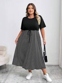 SHEIN CURVE+ Size 時尚傳統休閒通勤機場優雅返校穿搭服飾 2026 秋冬 22W - 黑與白 - 查看 8