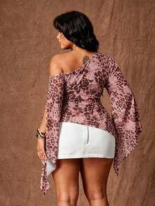 Rustia Blusa de moda para mujer talla grande con un hombro, abertura y manga acampanada - Rosa - Ver 2