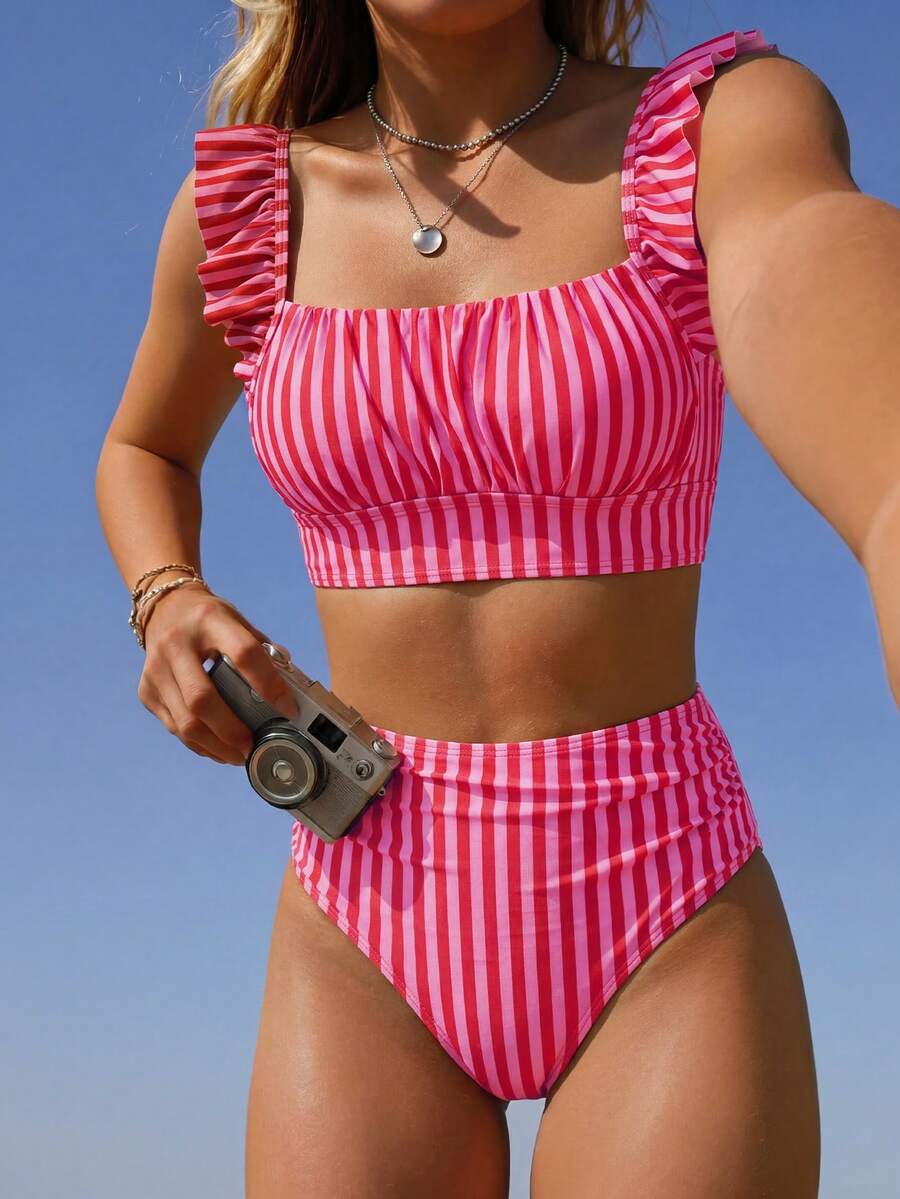 Swim Basics 2件組女款夏季海灘優雅極簡度假風黑白波點荷葉邊細肩帶抓皺上衣與高腰抓皺三角比基尼泳褲套裝 - 玫紅色 - 查看 1