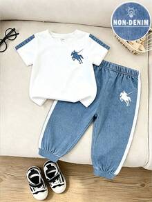 SHEIN Playful Pals 小男孩新款休閒舒適時尚帥氣極簡Logo圖案印花短袖上衣與設計感極簡印花休閒運動長褲套裝 - 彩色 - 查看 2