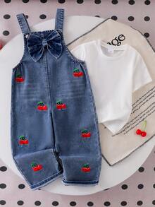 SHEIN Genkimix Kids 女童時尚百搭幼童牛仔吊帶褲 春夏秋冬復古中藍色牛仔布 紅櫻桃刺繡設計 胸前大蝴蝶結設計 寬鬆直筒版型 柔軟舒適面料 適合日常出遊與上學通勤 - 藍色 - 查看 8