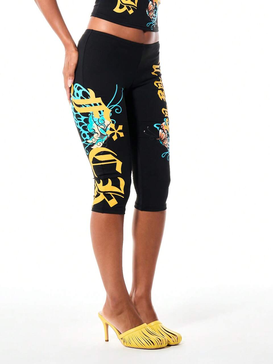 SUMWON WOMEN Leggings Capri Cortos con Estampado de Mariposa y Escritura China, Pantalones Capri de Talle Alto Elásticos