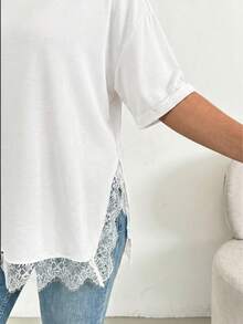 SHEIN Essnce White Lace Patchwork Split Hem Short Sleeve Plus Size Women's T-Shirt - White - View 4