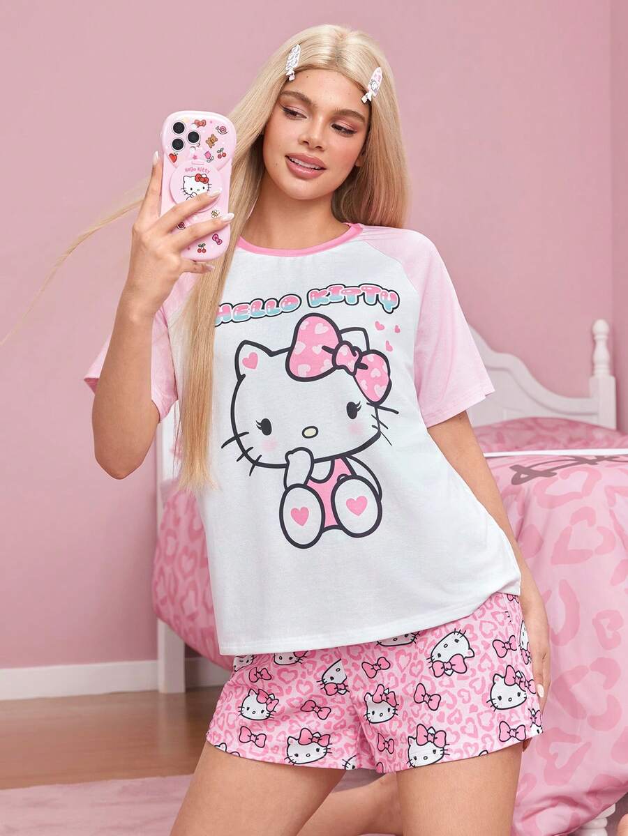 HELLO KITTY AND FRIENDS | SHEIN Set Piyama Wanita: Kaos Lengan Pendek Raglan dengan Motif Huruf dan Celana Pendek - Berwarna merah muda - View 1