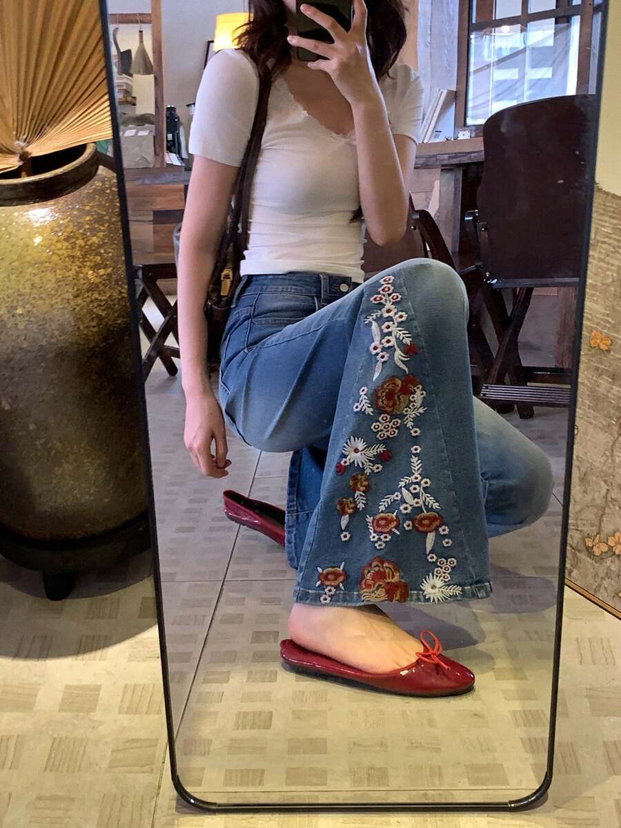DAZY Women's Flared Embroidered Floral Korean Style Casual Elegant All-Season Versatile Jeans Fall Vacation - Blue - View 1