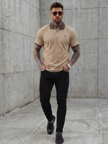 Manfinity CasualCool 男士紋理提花 Polo 衫，卡其色上衣，附精緻小刺繡，休閒日常通勤上衣 - 卡其色 - 查看 5