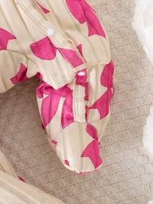 SHEIN Newborn Baby Girl 3-Piece Set Sweet Pink Knitted Romper, All-Over Bow Pattern, With Bow & Letter Print, Bow Decoration, Long Sleeve Design, Snap Closure, Parent-Child Matching Outfit - Multicolor - View 11