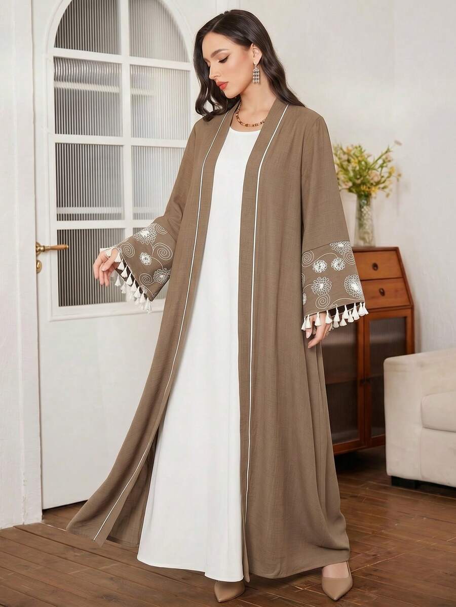 Al Najma 女款寬鬆休閒刺繡流蘇袖口日常阿拉伯式長袍