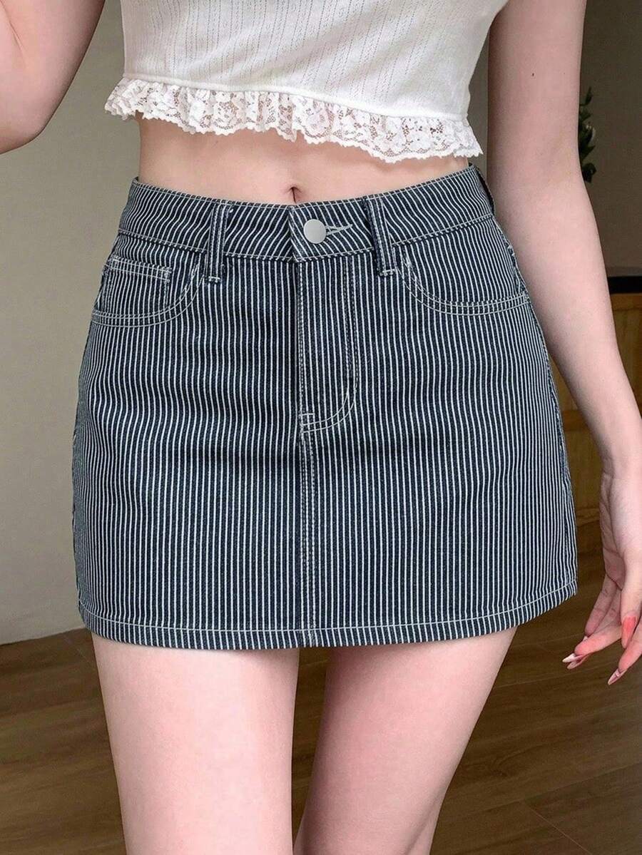 DAZY 女款夏季高腰藍白條紋修身貼身休閒街頭音樂節短牛仔裙 - 藍色 - 查看 1