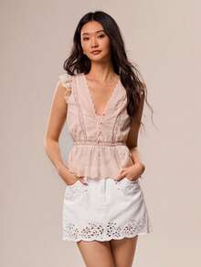 Willow Rêve 女款裸色刺繡寬鬆荷葉邊飛袖襯衫，浪漫度假風，情人節波希米亞風，適合約會、野餐 - 粉色 - View 6