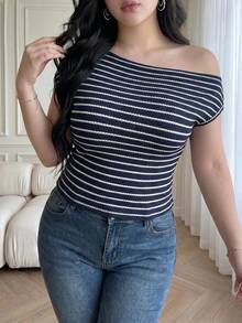 Vibekara Plus Size Summer Casual Navy Blue V-Neck T-Shirt Vacation Business - Multicolor - View 3