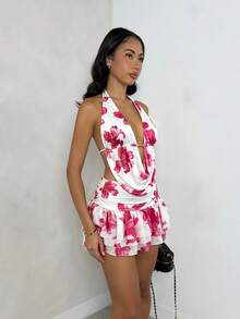 SHEIN Glamour 白色粉色花卉掛脖深V垂領鏤空上衣 + 抓皺荷葉邊修身度假迷你裙套裝 - 彩色 - 查看 3