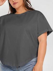 SHEIN BASICS 大尺碼女款純色圓領短袖寬鬆休閒T恤 - 深灰色 - 查看 3