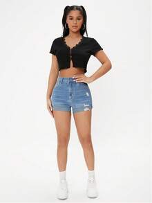 SHEIN PETITE 女款高腰口袋磨損休閒百搭牛仔短褲，適合嬌小女性 - 淺色水洗藍 - 查看 3