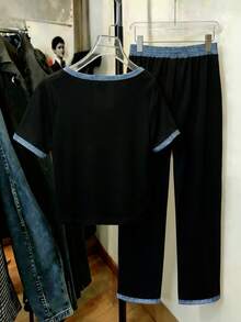 EMERY ROSE Nuevo conjunto de 2 piezas de top de manga corta y pantalones largos con estampado de mezclilla y ribete de contraste, ajuste ceñido para mujer, adecuado para el uso diario, vacaciones y el lugar de trabajo - Negro - Ver 2