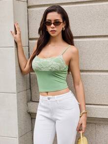 SHEIN Débardeur ajusté amincissant vert sauge pour femmes, patchwork de dentelle de niche, pour superposition, couche de base, brunch, quotidien, romantique et élégant - Vert - Voir 5