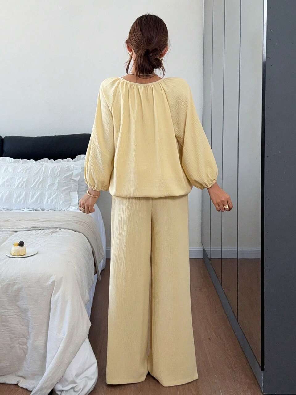 Women's Solid Color Round Neck Raglan Sleeve Top And Pants Pajama Set Fall