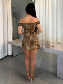Vassilux 女士休闲时尚修身格子露肩迷你连衣裙 - 咖啡棕 - 查看 2