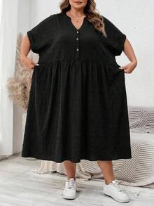 SHEIN CURVE+ 大尺碼女款紋理鈕扣半開襟休閒洋裝 - 黑色 - 查看 5