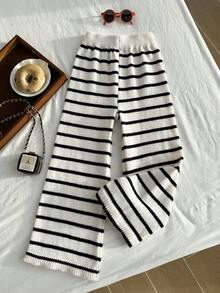 SHEIN Tween Girls Sweaters Pants Autumn/Winter Knit Pants Comfortable For Autumn/Winter Season Black/Apricot/Contrast Color Long Flare Pants Fashionable Minimalist Versatile Chic Suitable For Daily Wear/School/Travel - Black and White - View 3