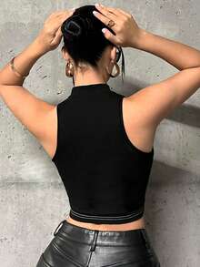 SHEIN ICON 圖案印花明線裝飾黑色短版背心 - 黑色 - 查看 2