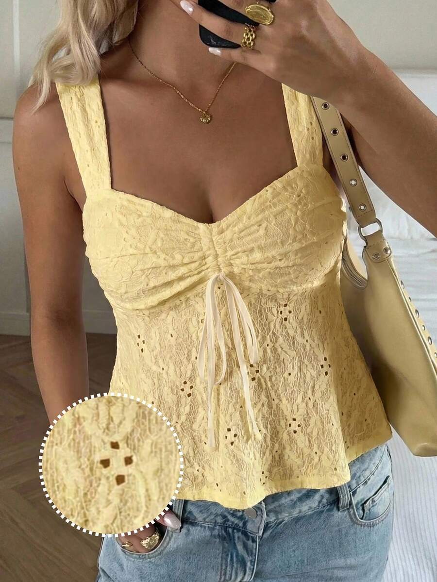 CovetEZ 女款鏤空刺繡度假風前綁帶寬肩帶背心上衣 - 淡黃色 - 查看 1
