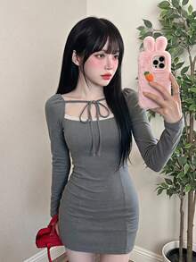 Sweetina Gaun Mini Lengan Panjang Seksi dengan Hiasan Renda - Grey - View 8