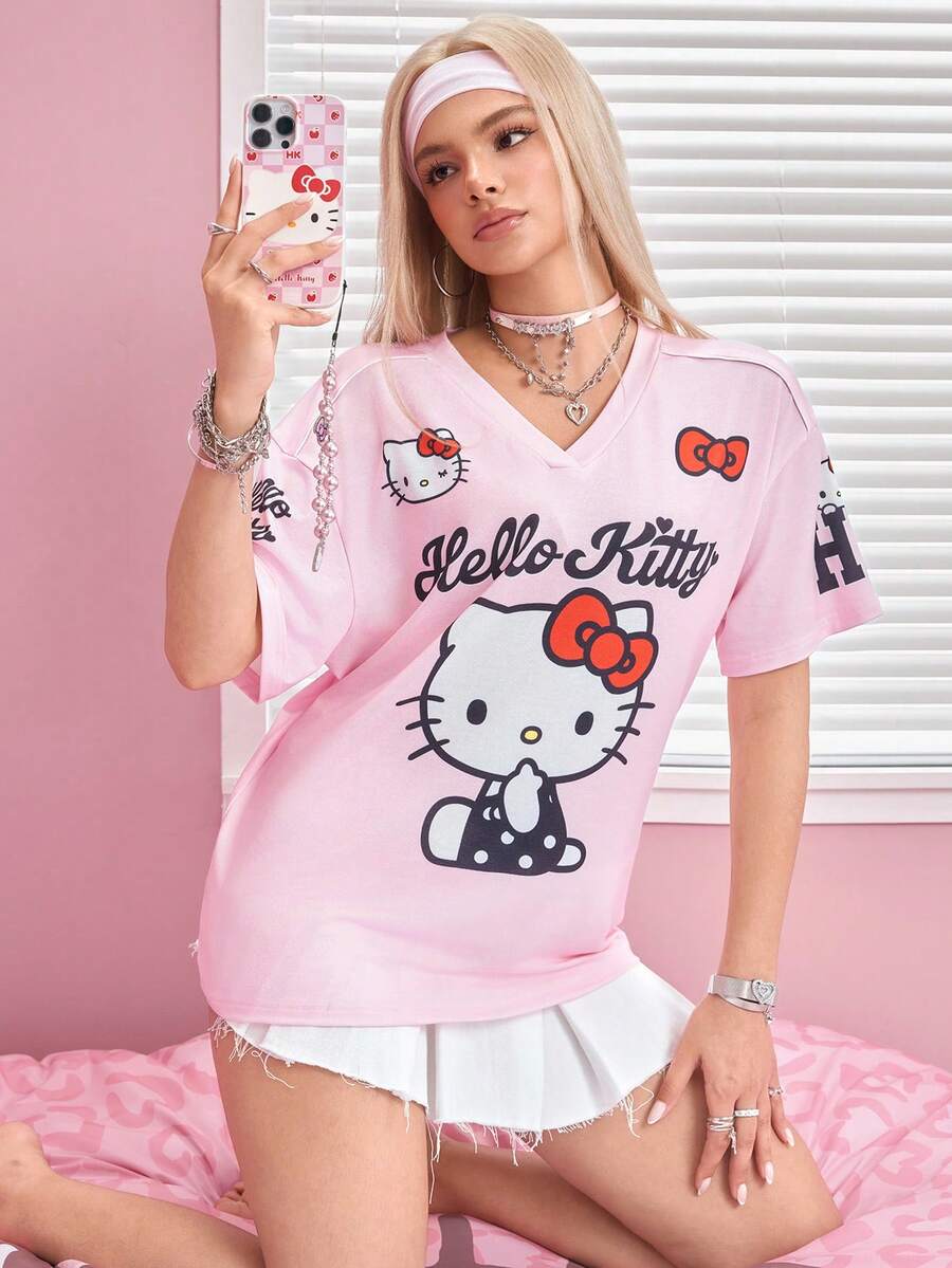 HELLO KITTY AND FRIENDS | SHEIN 女款字母卡通印花V領短袖休閒T恤 - 淺粉色 - 查看 1