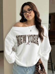SHEIN EZwear 休閒秋冬復古豹紋紐約字母標語圖案白色寬鬆不對稱肩女款運動衫，秋季上衣，適合日常通勤、聚會、秋冬/夏季、聖誕節、新年、感恩節、派對、婚禮、海灘、畢業典禮、優雅、外出、約會、通勤、情人節、優雅、度假、Y2K、畢業 - 彩色 - 查看 4