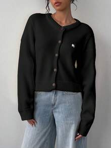 SHEIN BASICS 休閒極簡風開襟針織衫，適合秋冬，復古優雅通勤百搭保暖，胸前馬標 3D 刺繡圖案，沙灘穿搭、度假穿著、女款夏季穿著、外出穿搭 - 黑色 - 查看 7