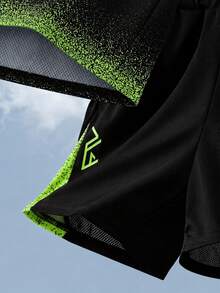 SHEIN 青少年男孩漸層色圓領休閒日常運動短袖上衣 - 綠色 - 查看 5