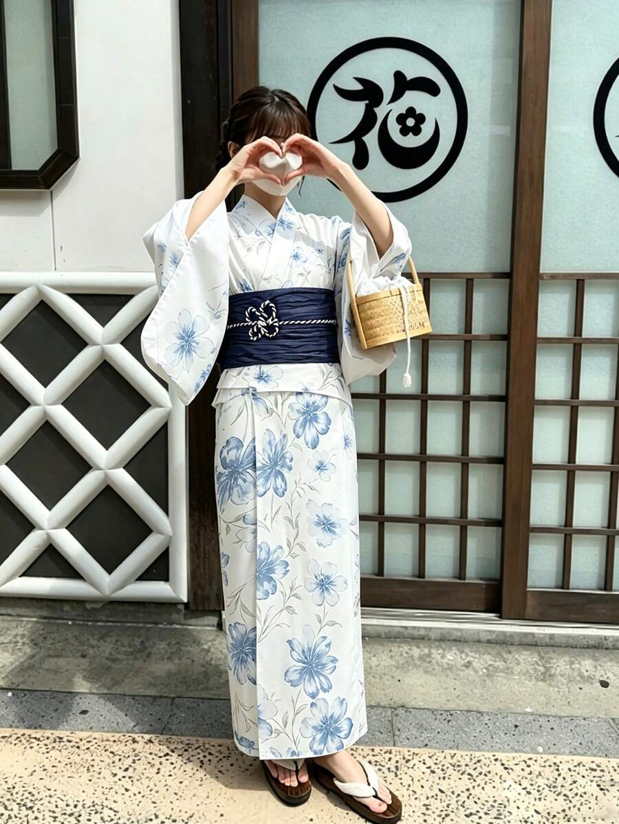 Irokai 日式女款傳統花卉印花和服浴衣 - 淺藍色 - 查看 1