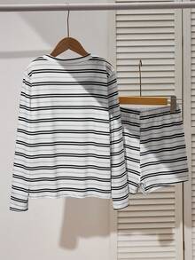 SHEIN Sparklyn 3件組條紋套裝，細肩帶上衣、短褲、長袖開襟衫，黑白灰橫條紋，休閒運動風，適合校園、生日、秋季 - 黑與白 - 查看 2