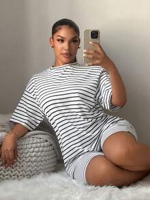 SHEIN SXY 女款極簡條紋拼色圓領上衣與短褲套裝 - 彩色 - 查看 4