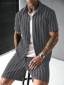 SLATEMANN 男士舒適條紋提花克雷普布料短袖襯衫與抽繩鬆緊腰短褲套裝，休閒度假、朋友約會、雞尾酒會、沙龍、聚會、晚餐、日常辦公、極簡商務，特別適合春秋季節，適合自穿或作為送給朋友的禮物 - 深灰色 - 查看 4