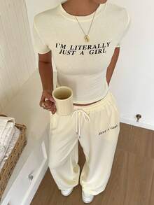 SHEIN EZwear 女款白色針織休閒圖案套裝，復古風做舊印花水洗質感，街頭風返校居家睡衣夏季款 - 淡黃色 - 查看 4