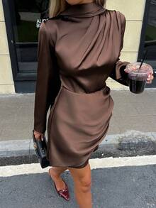 Siren Gaze Nouvelle robe longue pour femmes en satin marron café avec col drapé, volants et plis, manches longues, robe de soirée élégante et vintage pour dîner et rendez-vous - Tabac - Voir 8