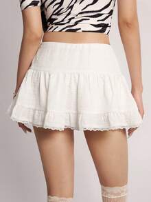 INAWLY Women's New Summer Y2K Retro Low Waist Contrast Lace Mini Skirt, Minimalist Sexy Sexy Plaid Texture Fabric Mini Skirt, Hot Girl Sexy Low Waist Lace Skirt, White Skirt, Retro Preppy Style Lined White Skirt, Low Waist Ultra Skirt, Suitable For Daily Outings, Shopping, Going Out - White - View 2